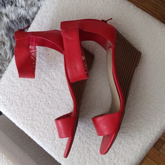 Shoes - Picture 2 of 4